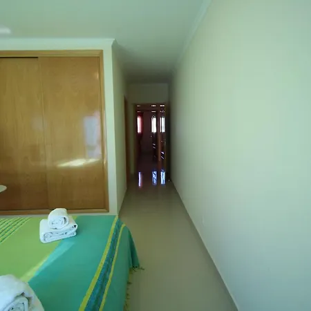 Appartement T2 Da Rocha 1ª Linha 4 *
